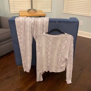 Snake print lounge set